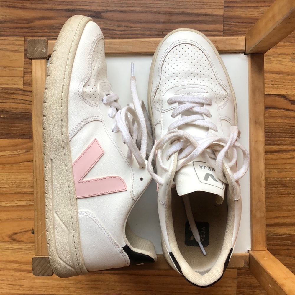 Veja tennis shoes